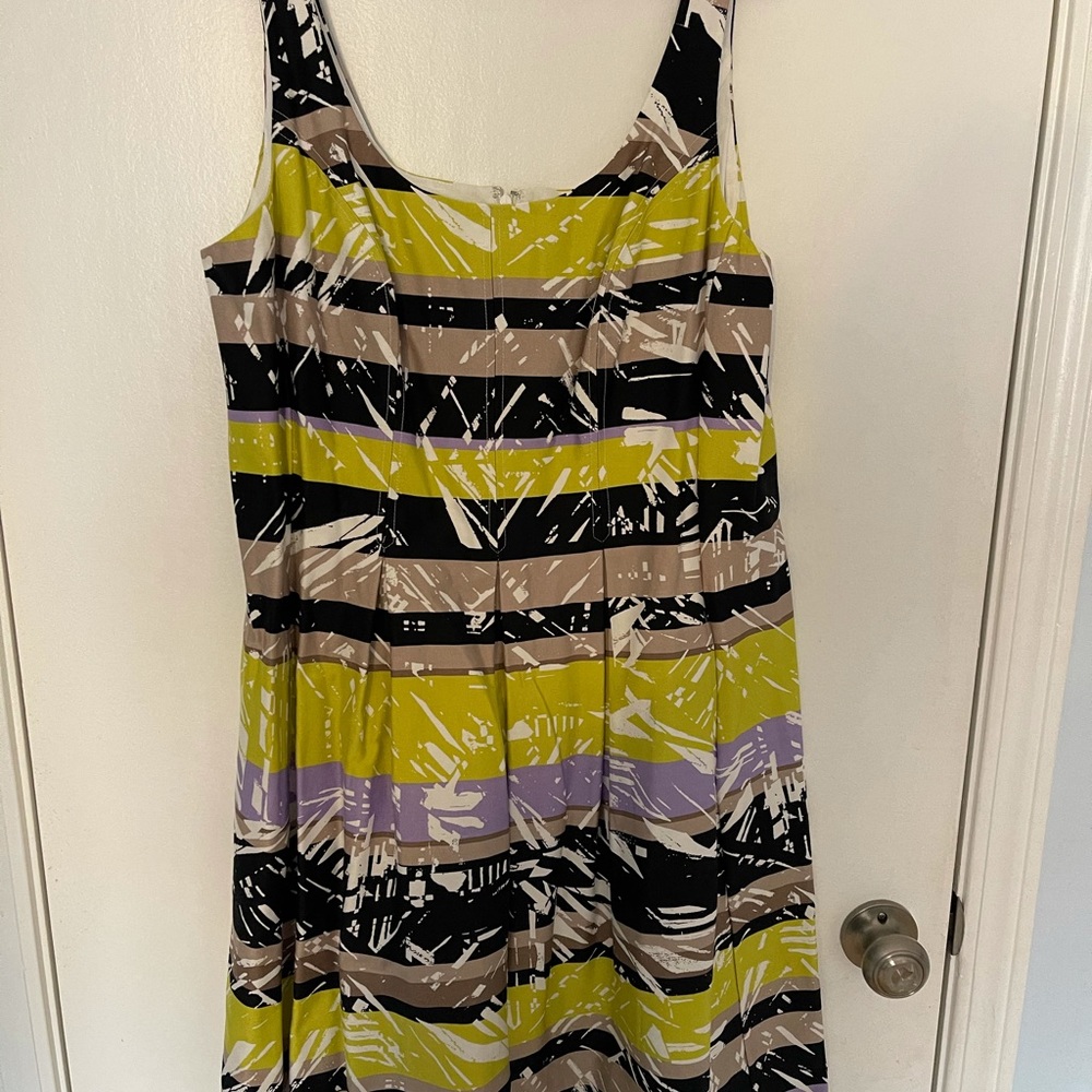 Dress - Picture 2 of 4
